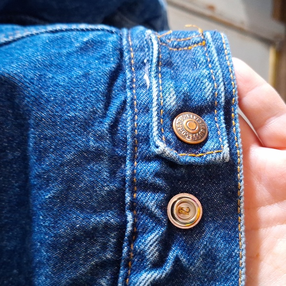 SOLD - Levi's Sherpa Lined Denim Trucker Jacket - Picture 8 of 11